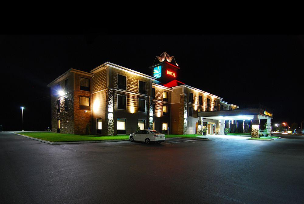 Quality Inn & Suites Вал-д'Ор Екстериор снимка