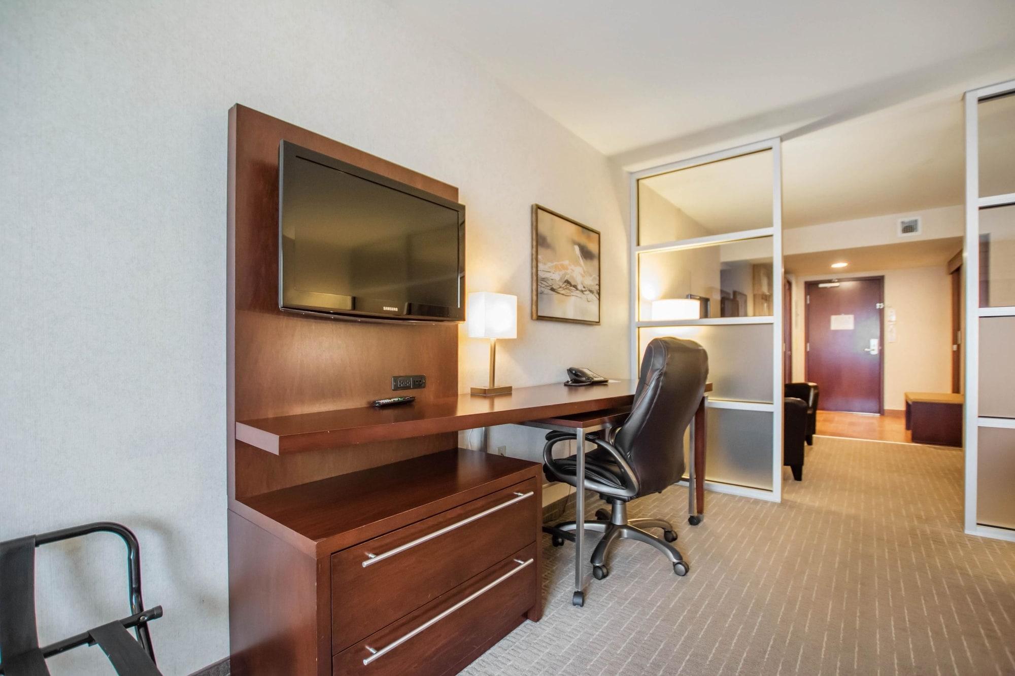 Quality Inn & Suites Вал-д'Ор Екстериор снимка