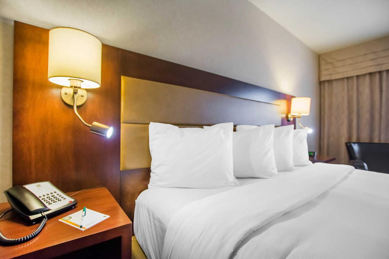 Quality Inn & Suites Вал-д'Ор Екстериор снимка