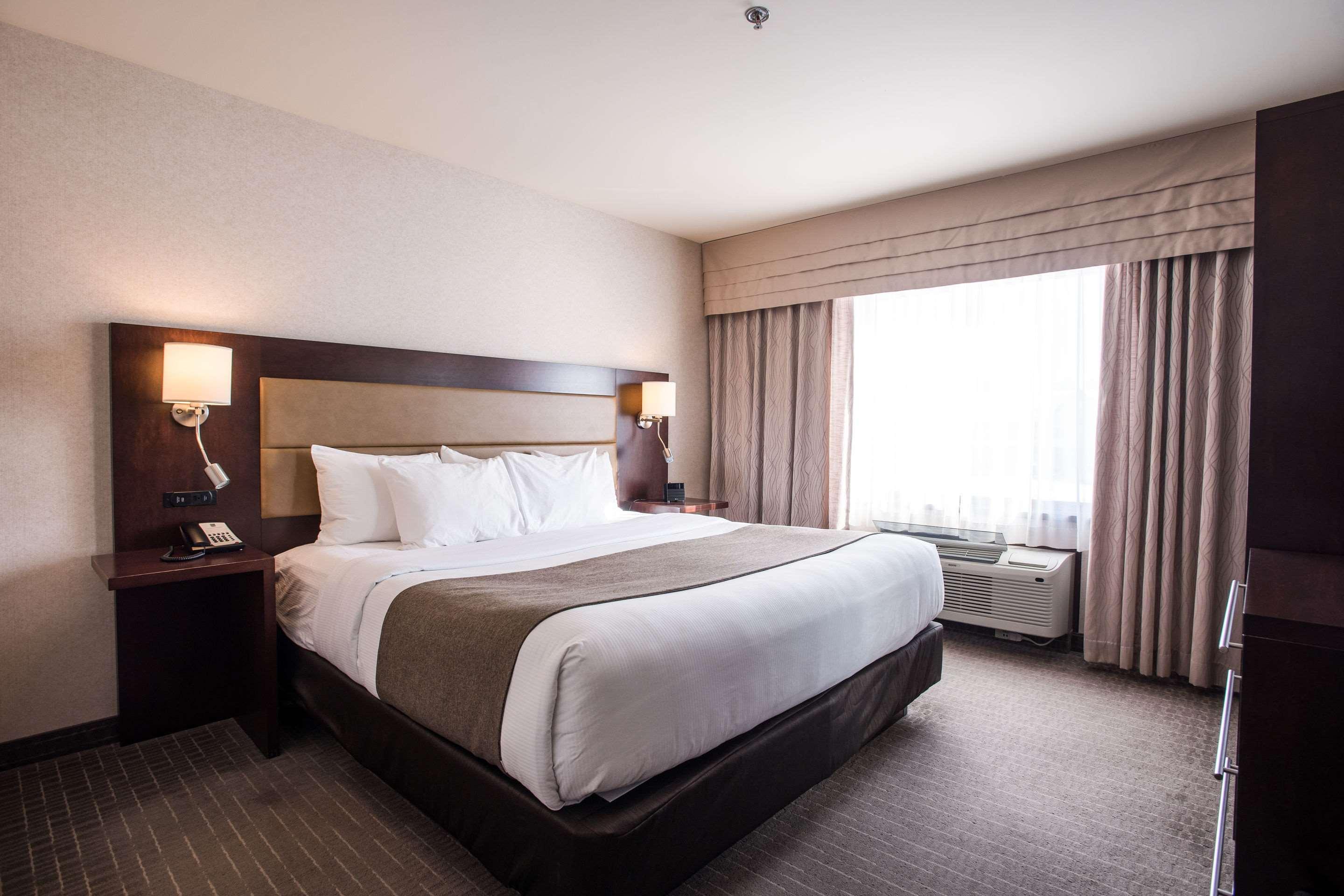 Quality Inn & Suites Вал-д'Ор Екстериор снимка