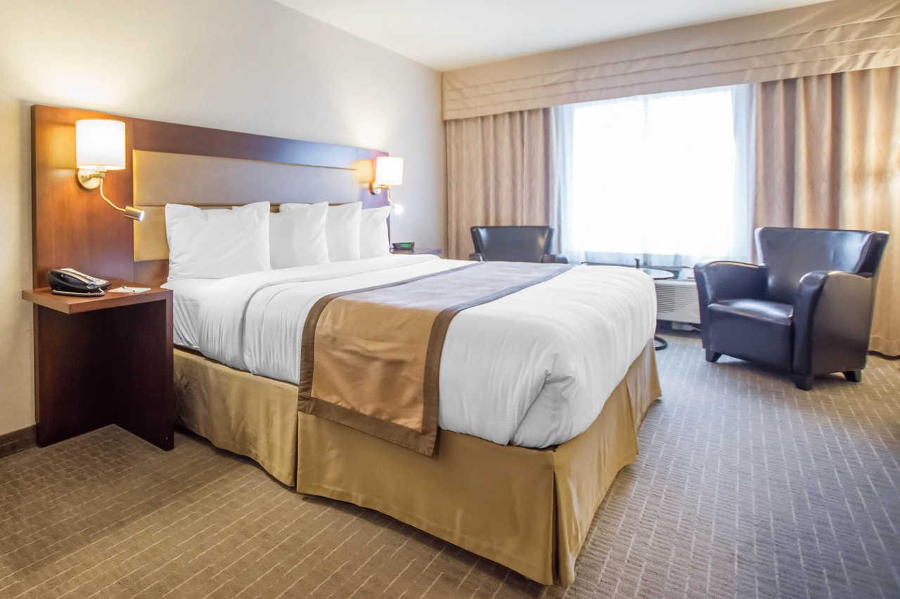 Quality Inn & Suites Вал-д'Ор Екстериор снимка