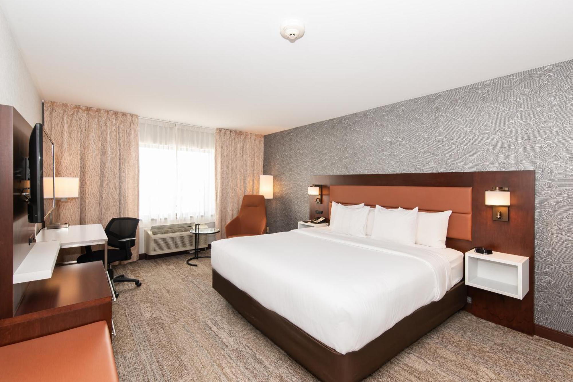 Quality Inn & Suites Вал-д'Ор Екстериор снимка